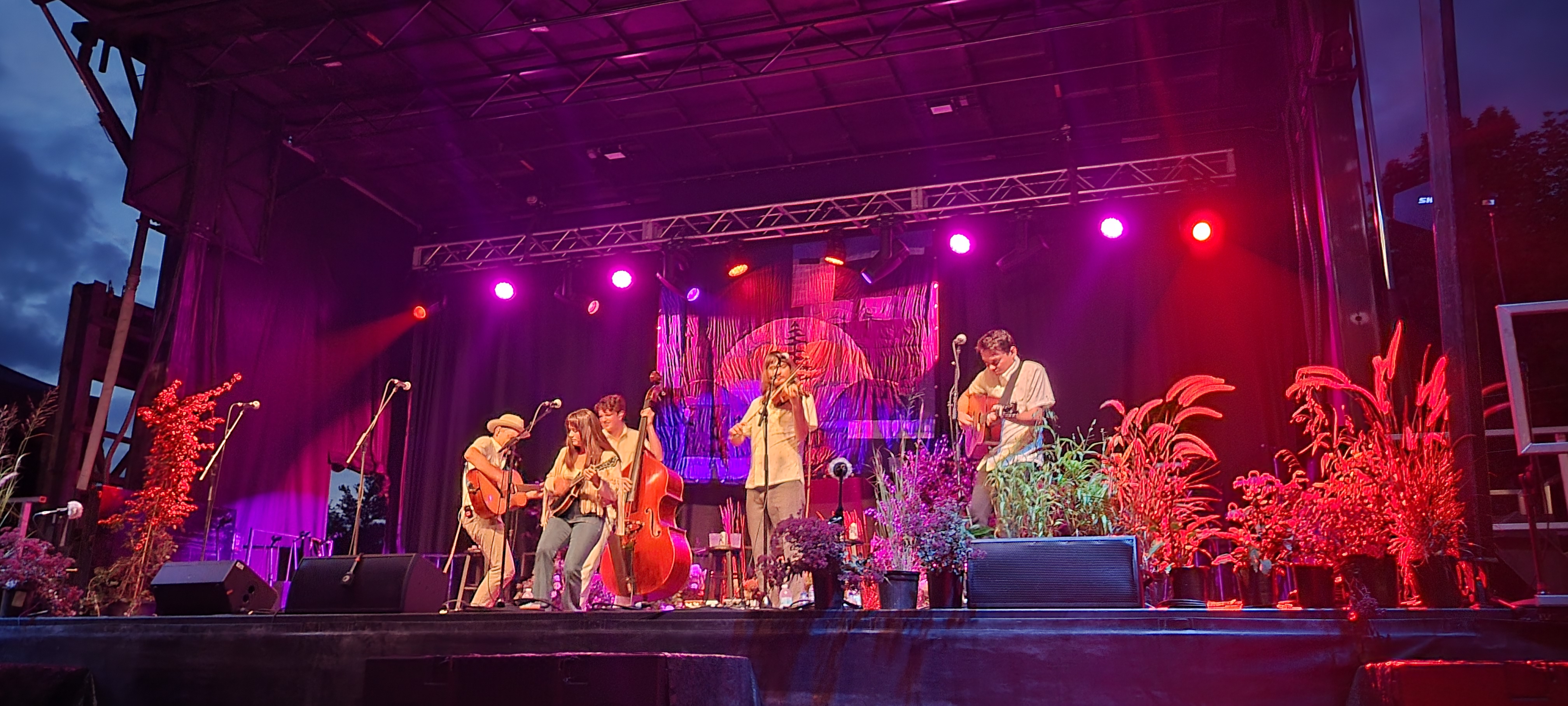 AJLeeAndBlueSummit2024-08-17GreenMountainBluegrassAndRootsFestivalManchesterVT (1).jpg